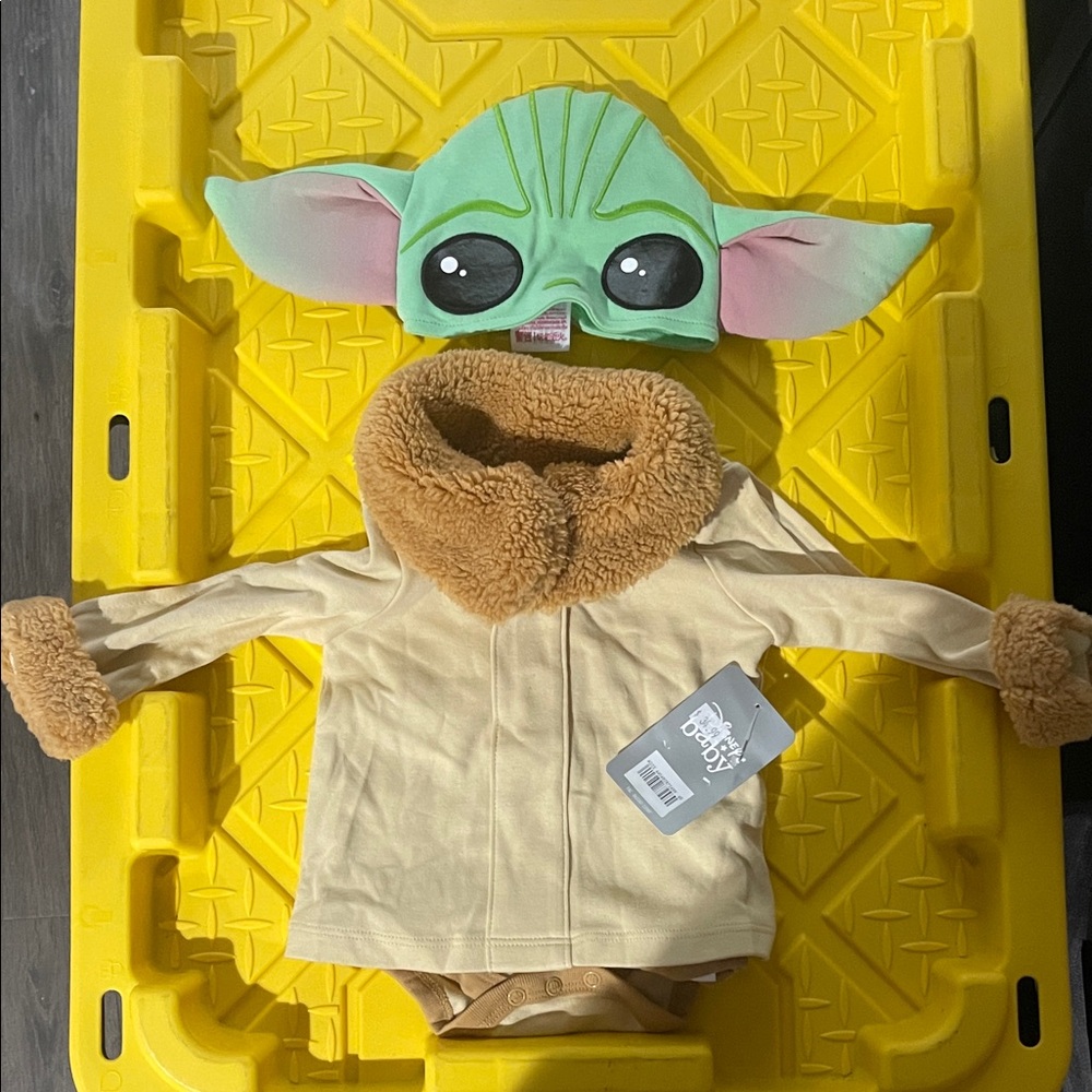 Disney Baby Grogu Costume with Green Hat and Tan Jacket